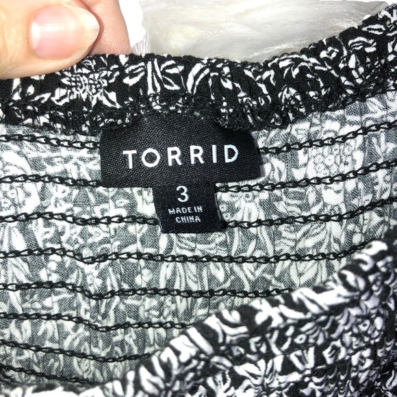 Torrid SZ 3 Smocked Mini Dress/Tunic Top Abstract Floral Print Off Shoulder - Picture 4 of 7